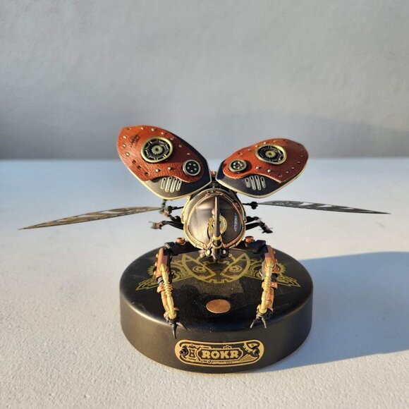 New Electric Insect Metal Desk Decor Toy Rhinoceros Beetle Flapping Wings Steam - Picture 11 of 15